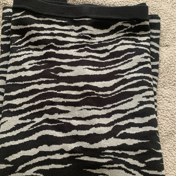 Sofia Vergara Holiday Set - Picture 5 of 5